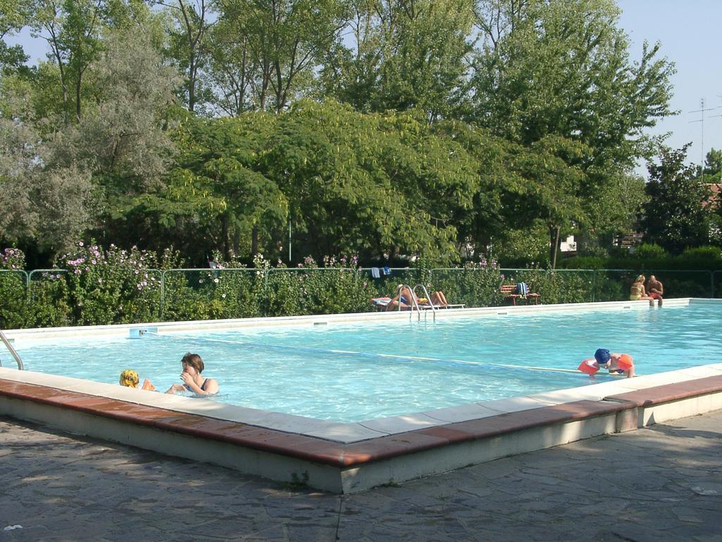 Residence 3 D Lido di Spina Eksteriør bilde